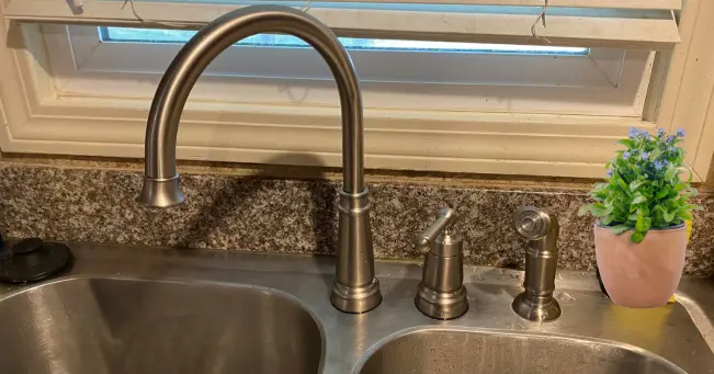 What is a 4 Hole Kitchen Faucet?