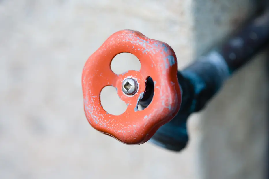 How Do You Drain Outdoor Faucets For Winter